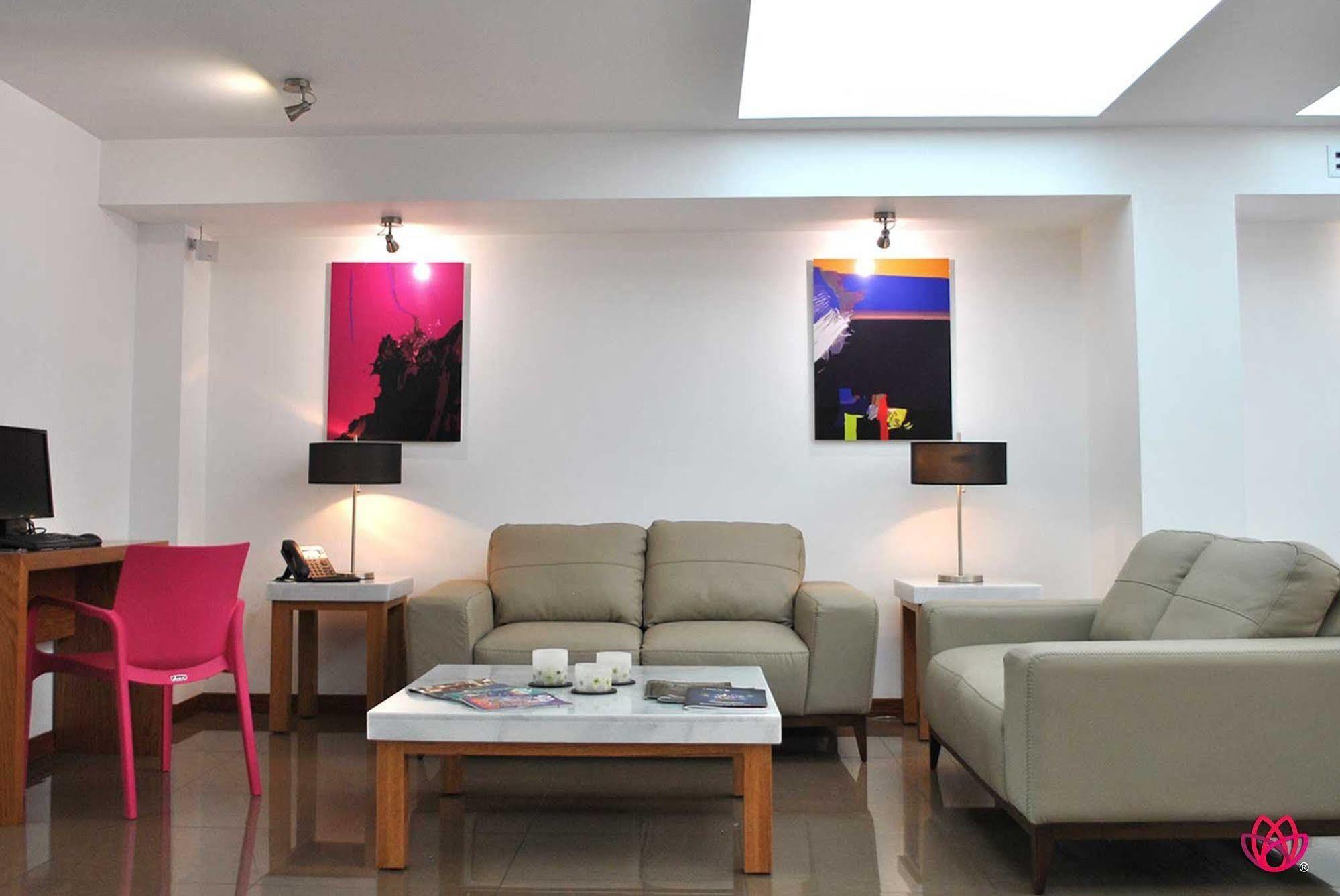 Hotel Y Tu Expo กัวดาลาฮารา ภายนอก รูปภาพ
