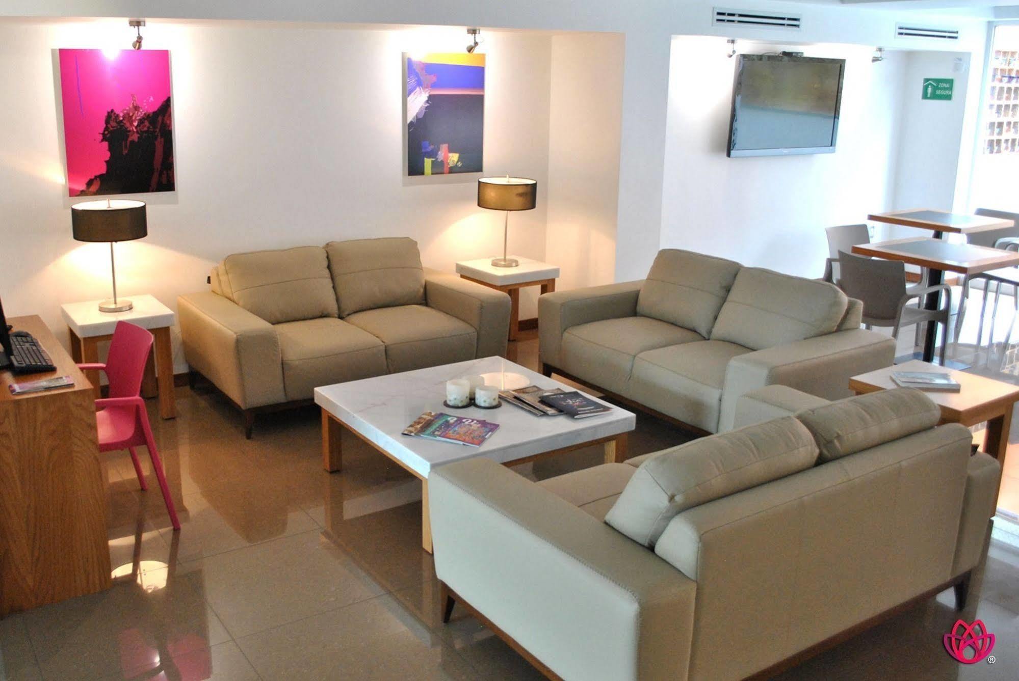 Hotel Y Tu Expo กัวดาลาฮารา ภายนอก รูปภาพ