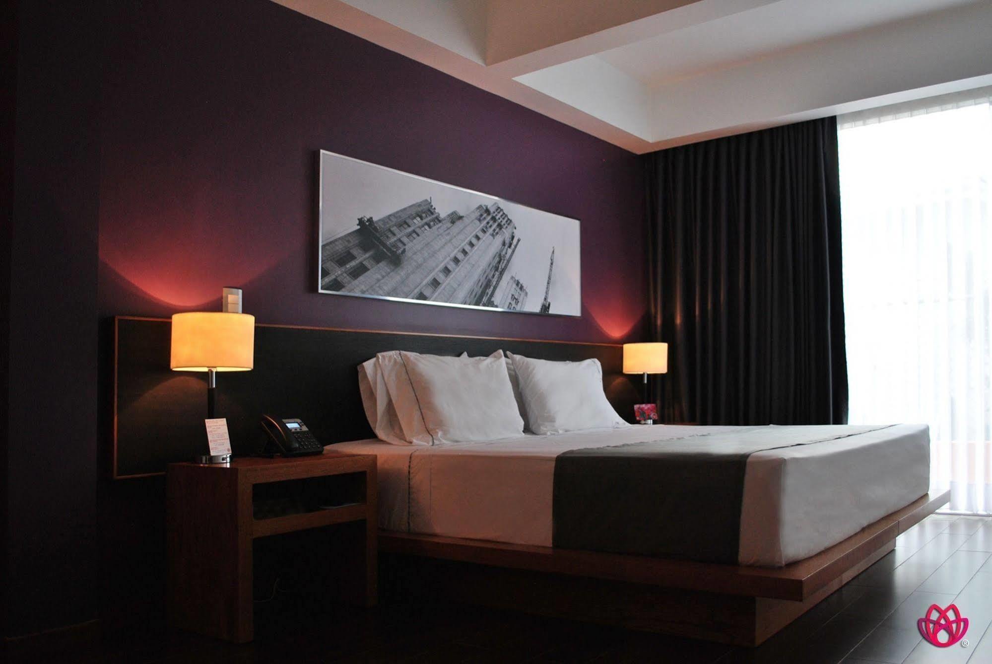 Hotel Y Tu Expo กัวดาลาฮารา ภายนอก รูปภาพ