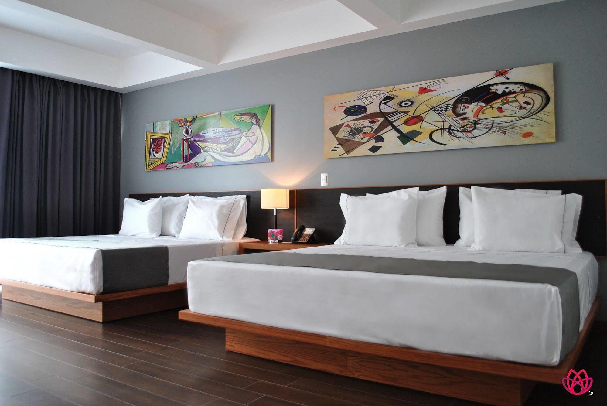 Hotel Y Tu Expo กัวดาลาฮารา ภายนอก รูปภาพ