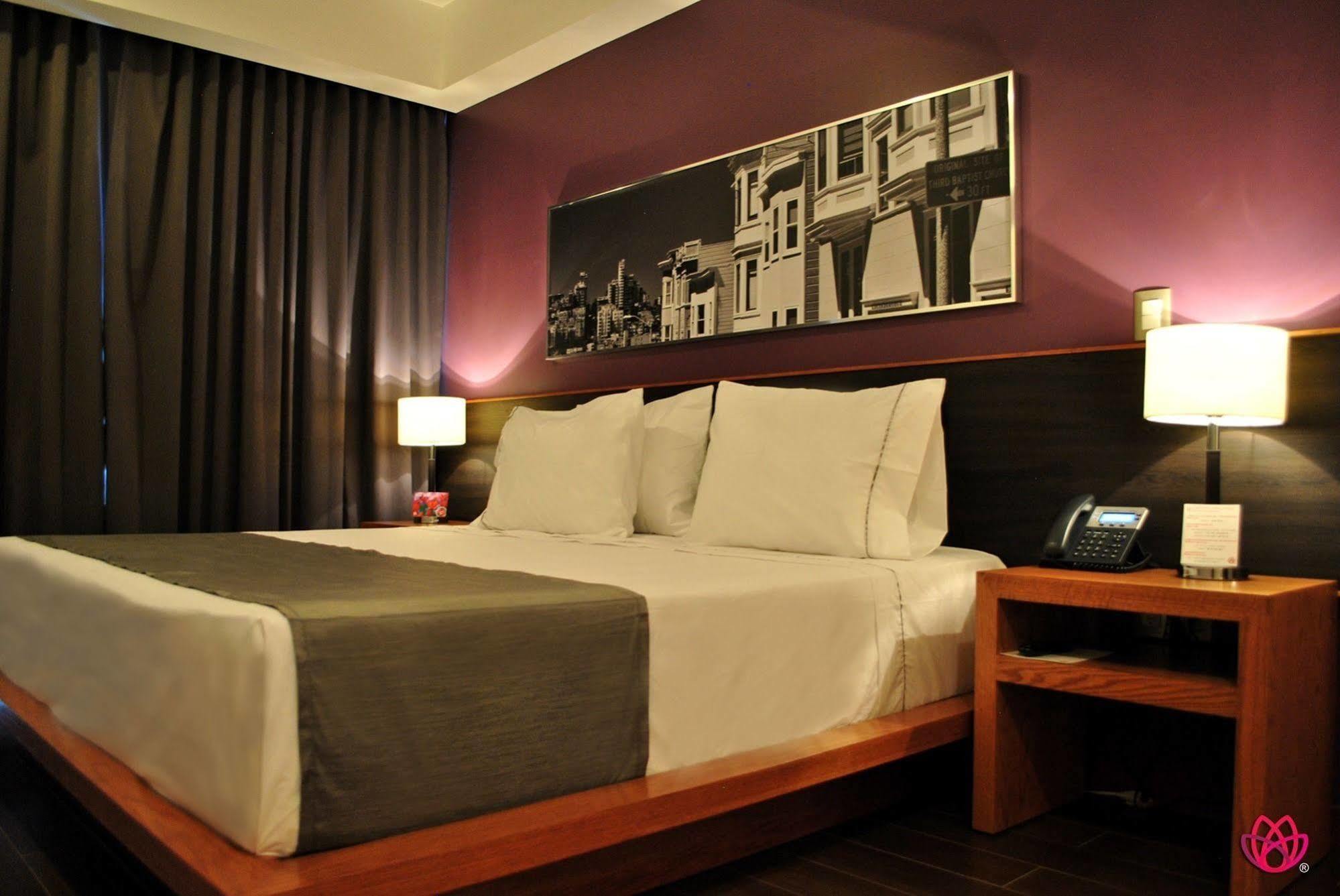 Hotel Y Tu Expo กัวดาลาฮารา ภายนอก รูปภาพ