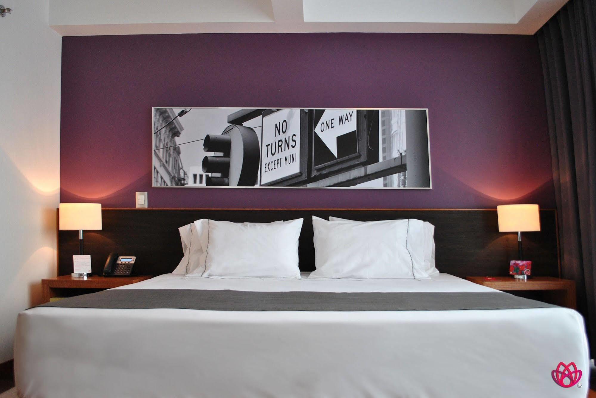 Hotel Y Tu Expo กัวดาลาฮารา ภายนอก รูปภาพ