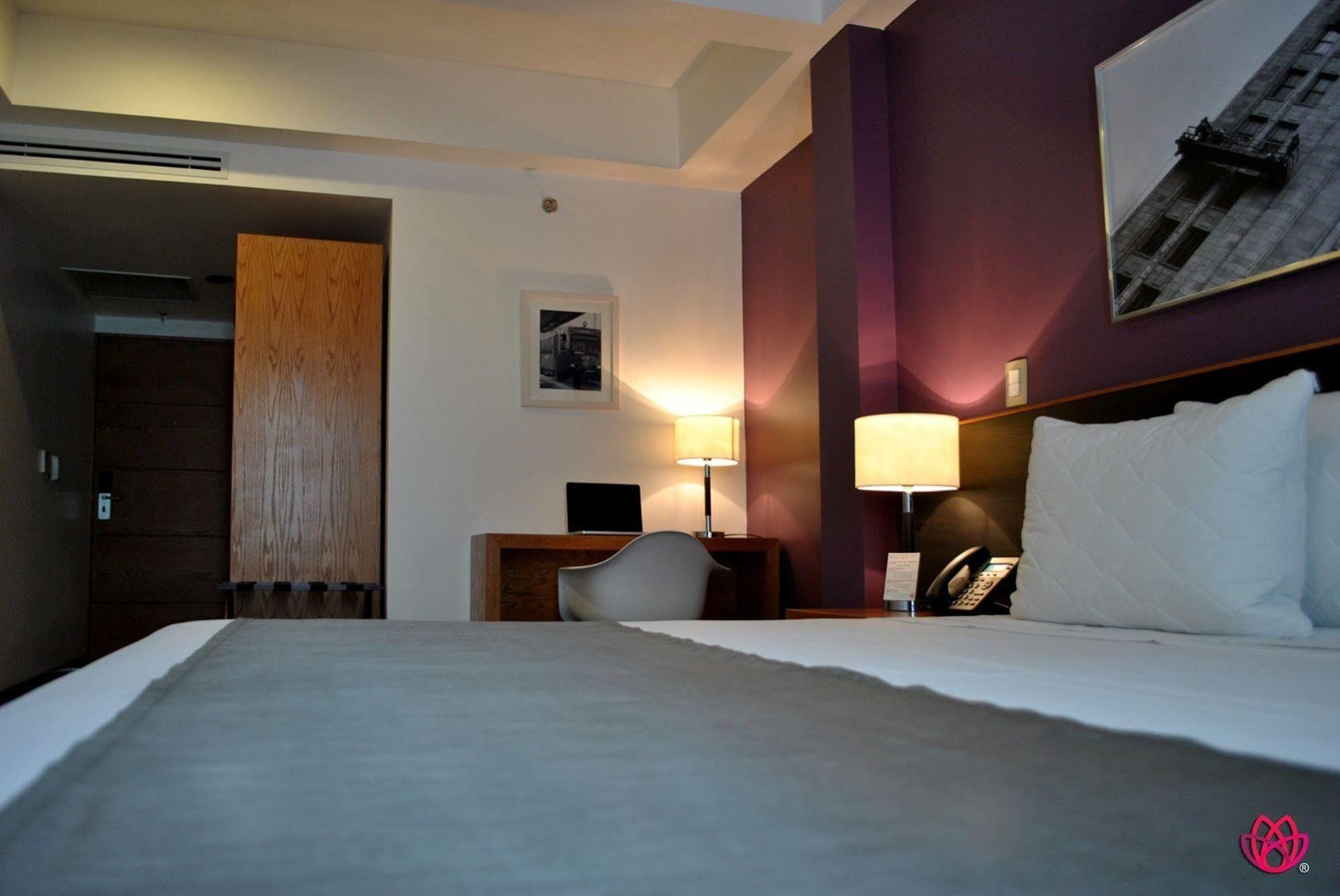 Hotel Y Tu Expo กัวดาลาฮารา ภายนอก รูปภาพ